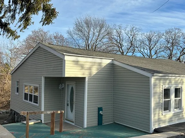 35569 N Olive St, Ingleside, IL 60041