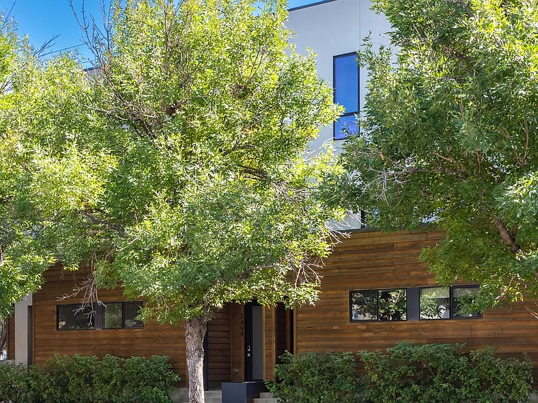 2494 Champa St — Photo 23