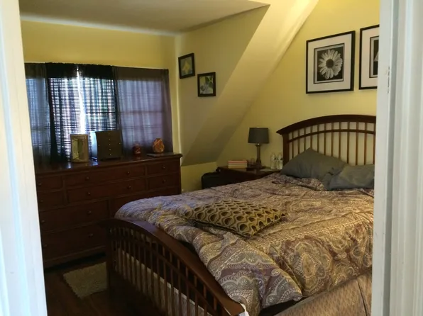 66 Montoya Dr, Branford, CT 06405