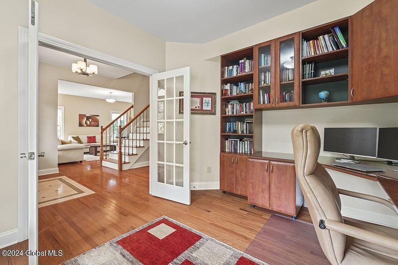 4th image of 4056 Windsor Drive