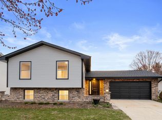 540 Shenandoah Trl, Elgin, IL 60123