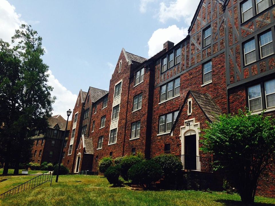 Country Club Apartments