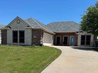 3213 Preston Club Dr, Sherman, TX 75092
