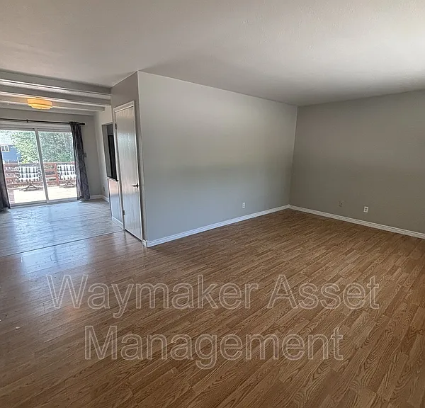 3495 Montebello Dr W — Photo 2