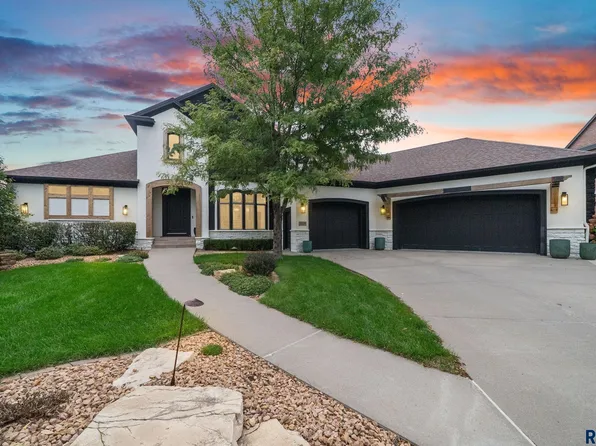 2508 W Sleigh Creek Cir, Sioux Falls, SD 57108