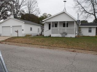 528 N Cherry St, Evart, MI