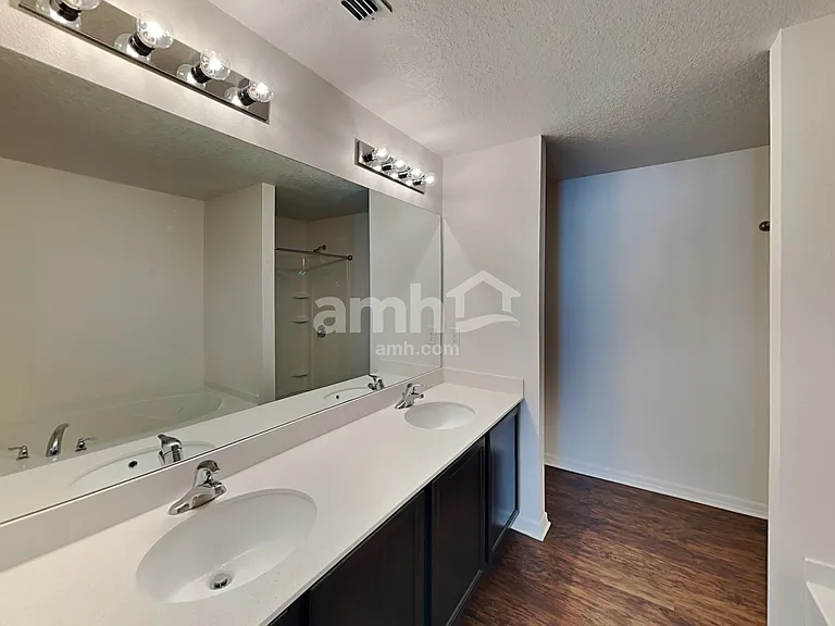 1120 Brenton Leaf Dr — Photo 10