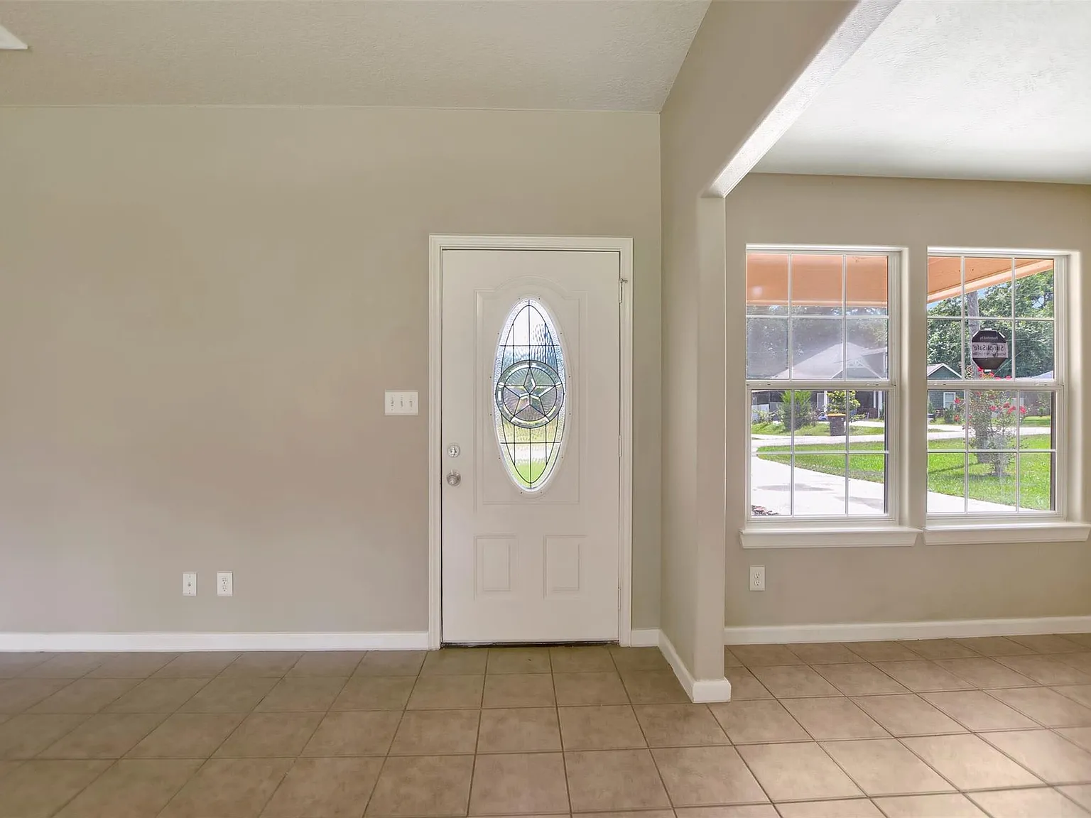 3 bed, 2.0 bath, 1123 sqft, $1,700 — Photo 3