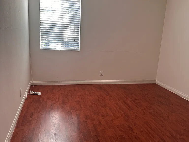 1725 Pontenova Ave #B — Photo 2
