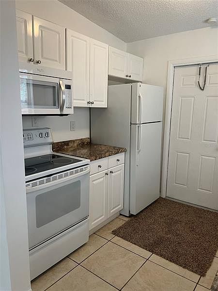 1st image of 3413 Normandy Dr