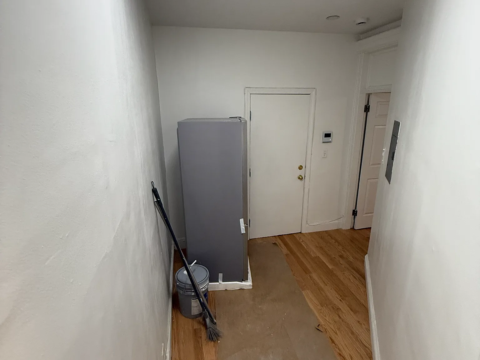 2 bed, 600 sqft, $3,700 — Photo 3