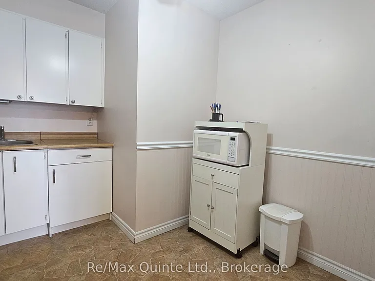 610 William St S #404 — Photo 8