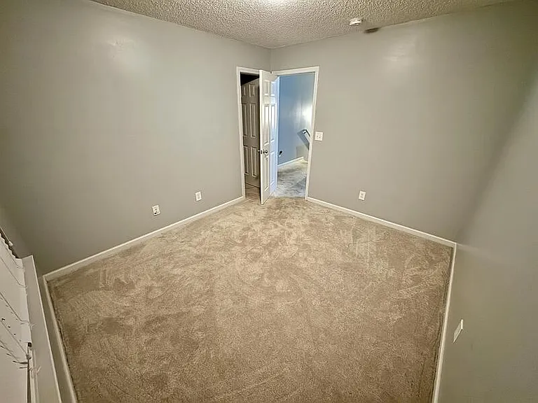 322 Clover Brook Dr — Photo 14