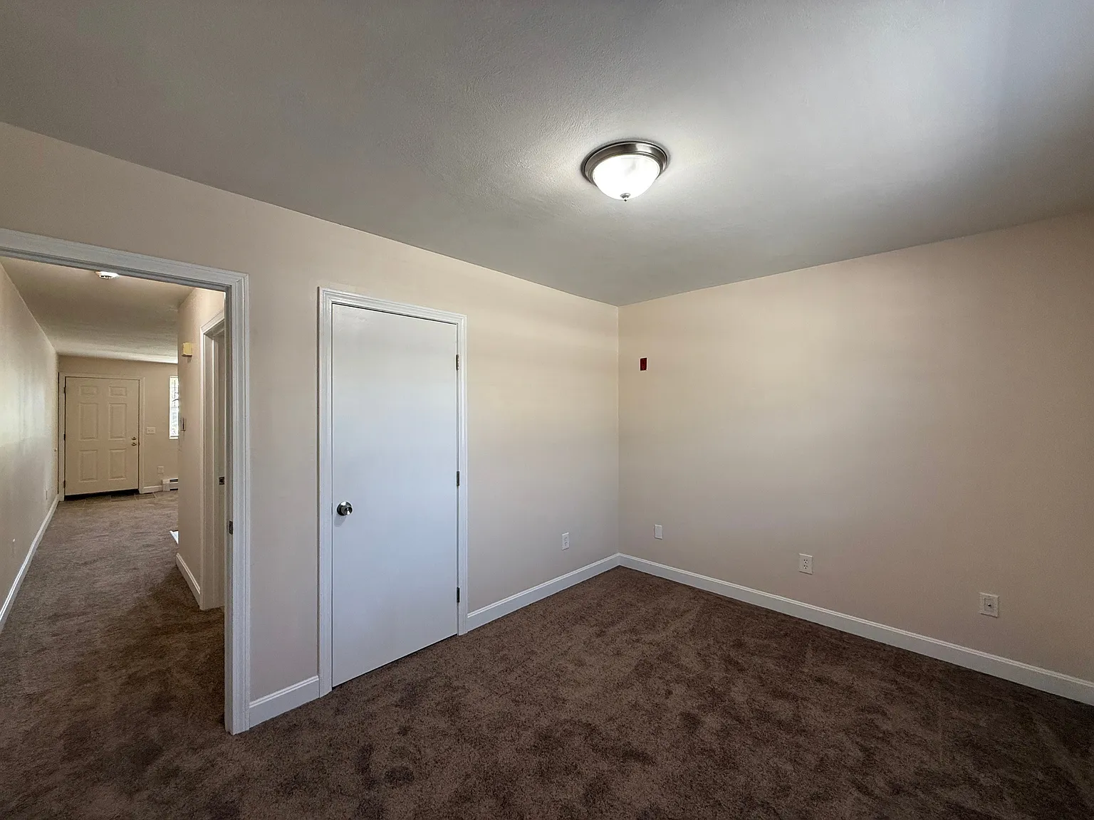 1 bed, 550 sqft, $1,350 — Photo 3