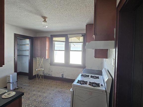 4th image of 1221 Ross Ave
