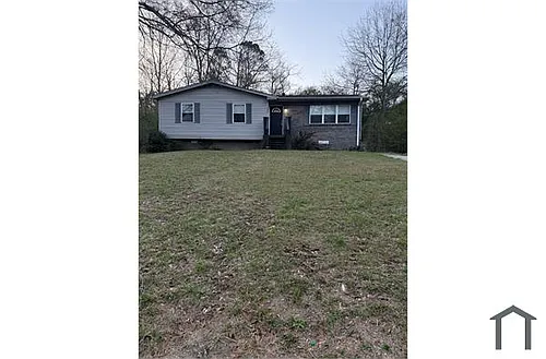 2835 Creek Ln NE Photo 1