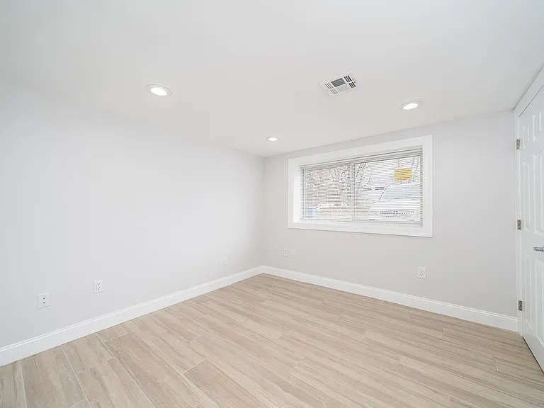 25 Helen St #1 — Photo 9