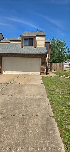 1100 W Fulton St Photo 1