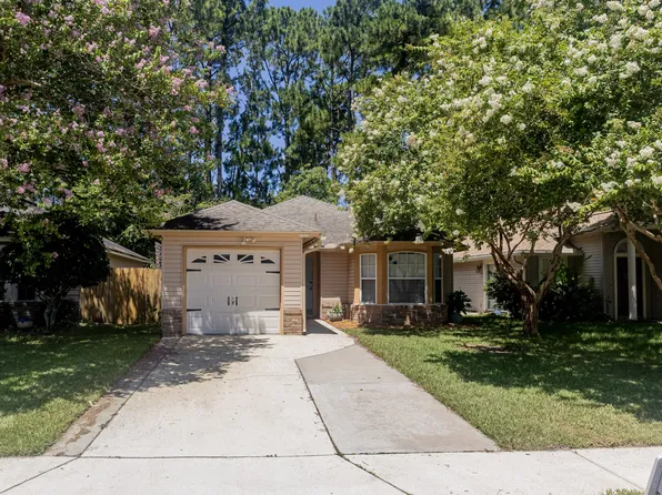 1714 Ashmore Green Dr, Jacksonville, FL 32246
