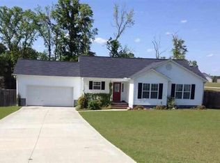 104 Pebble Grove Dr, Richlands, NC 28574