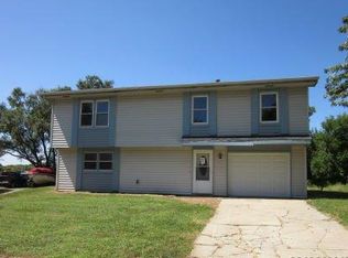 111 N 28th St, Beatrice, NE 68310