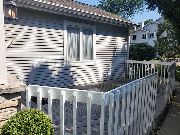 5th image of 105 N Oak Grove Dr #22
