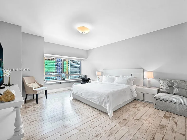1435 Brickell Ave #3401 — Photo 9