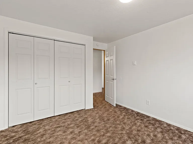 2705 N Pines Rd — Photo 13