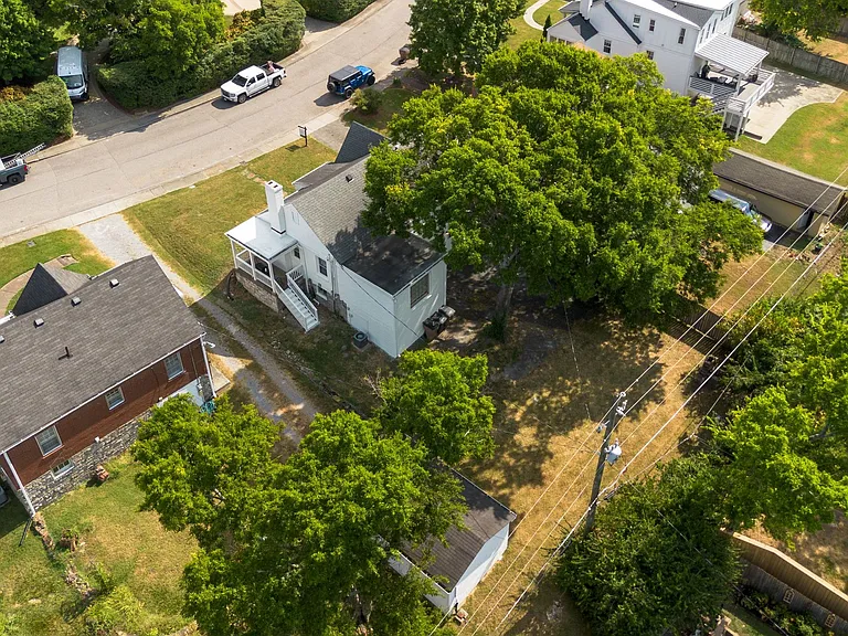 2313 Sunset Pl — Photo 20