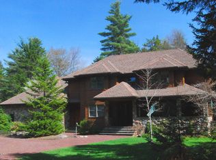 368 Sawmill Rd, Pocono Lake, PA 18347