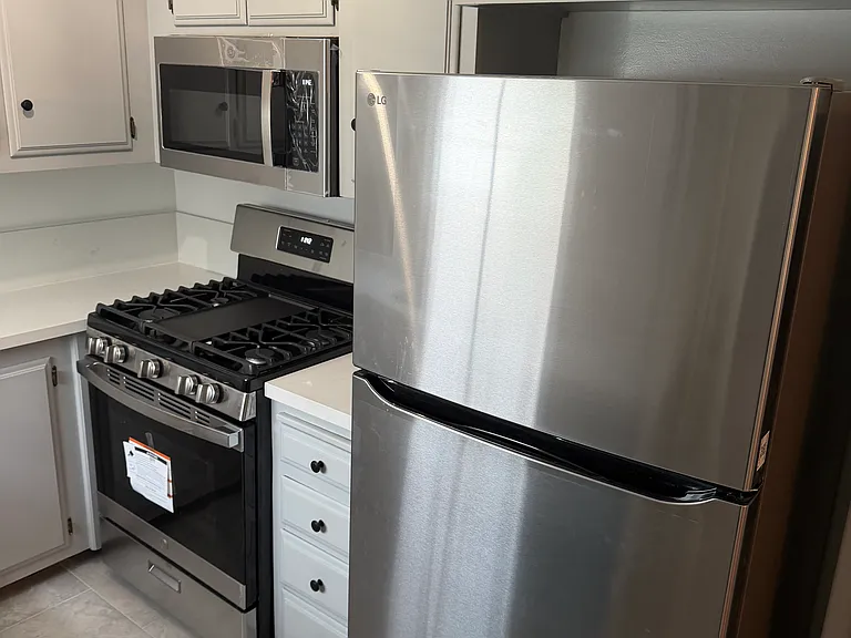 221 S Marengo Ave #9 — Photo 7