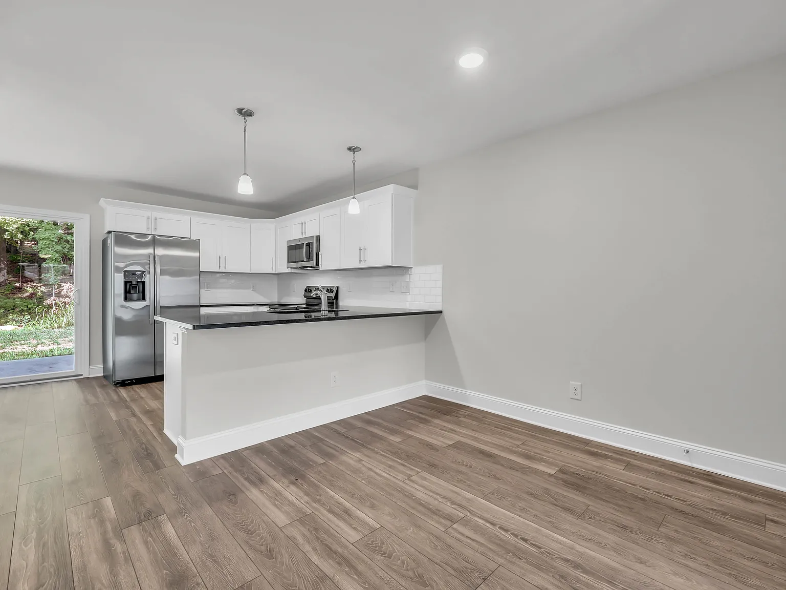202 Limestone Point Drive - 1 — Photo 3