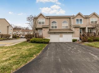 601 Crab Apple Lane, New Windsor, NY