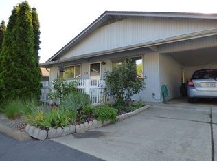 114 Rogue Ln, Rogue River, OR 97537