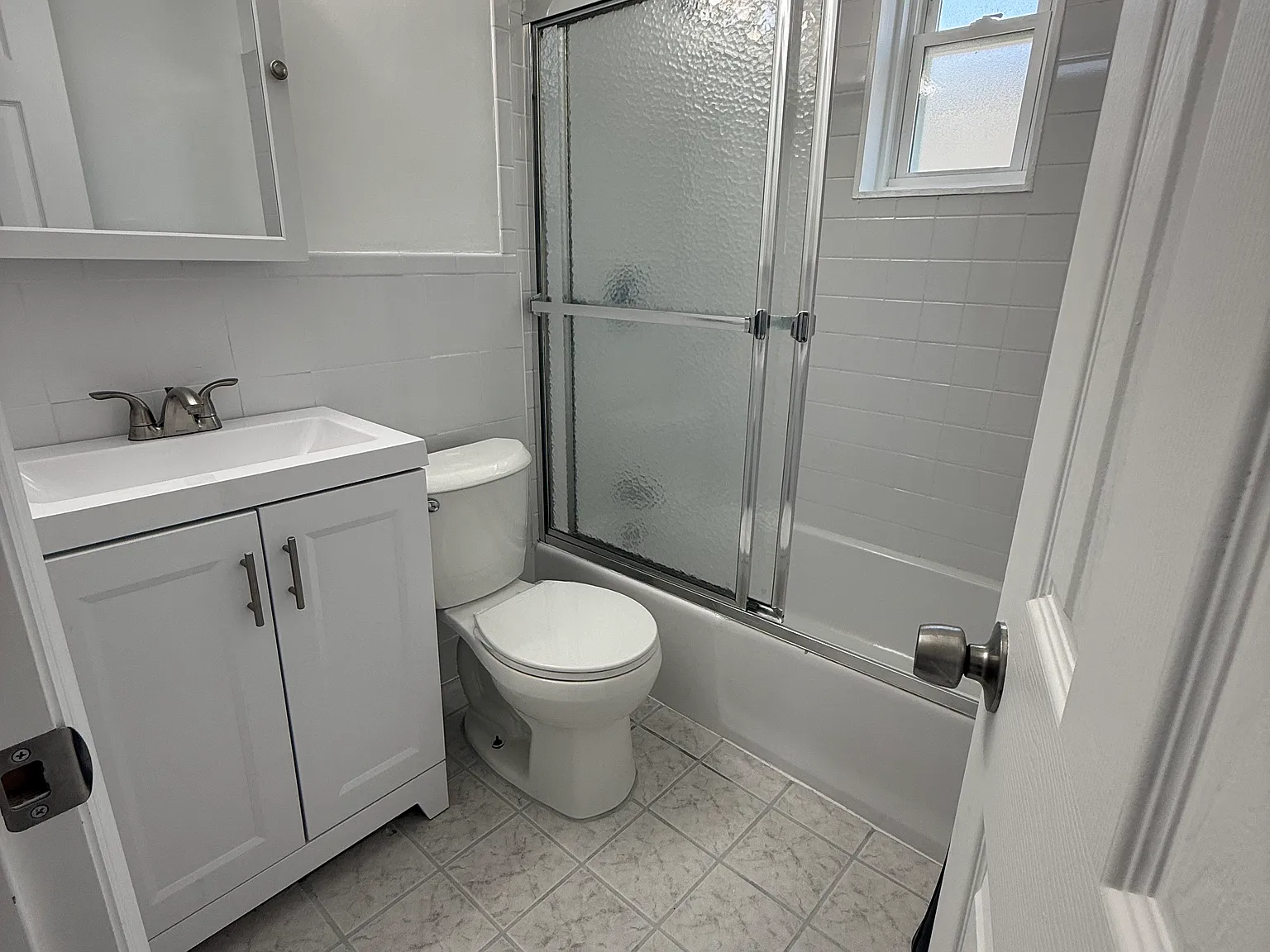 2 bed, 500 sqft, $2,700 — Photo 4