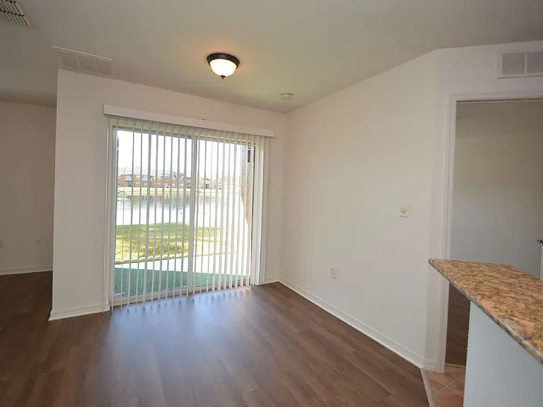 4600 E Moody Blvd #4H — Photo 6