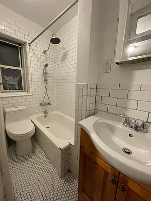 Rented by LJ Sloane Management | media 33