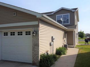 3092 River Falls Ct NW, Rochester, MN 55901