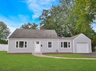 6 Lynn Pl, Pompton Plains, NJ