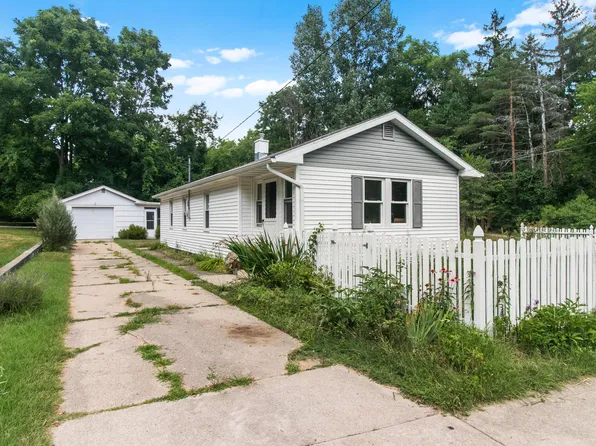 1063 Harding St NW, Grand Rapids, MI 49544