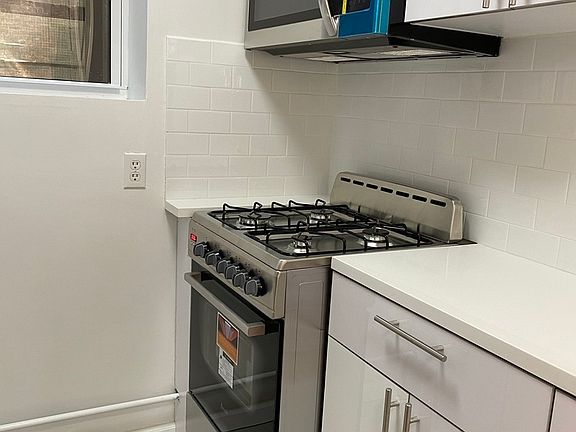 4th image of 119 Ludlow St #3R