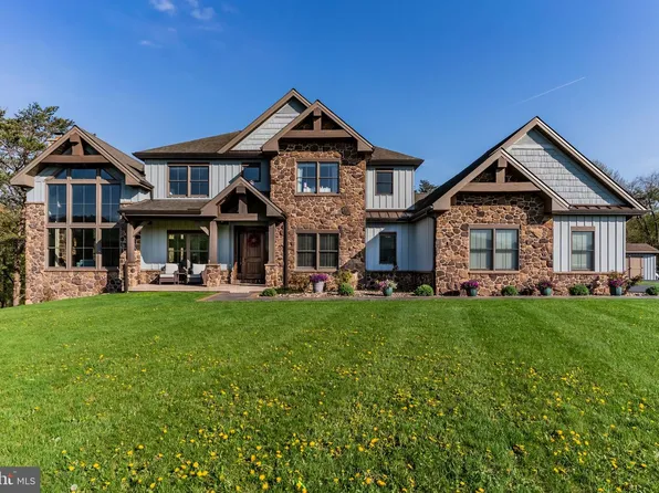 7111 Fishing Creek Valley Rd, Harrisburg, PA 17112