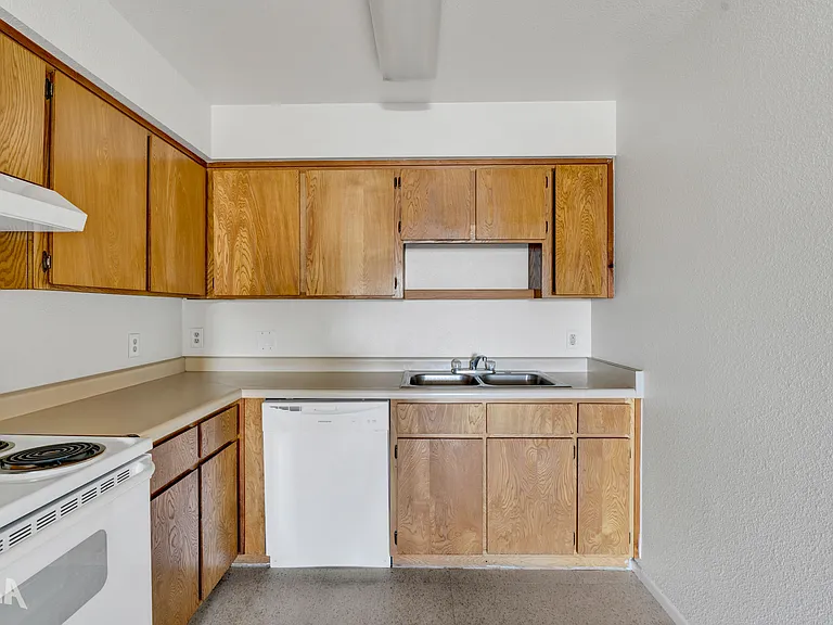 Verde Point Apartments — Photo 17