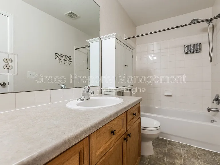4731 Lucca Dr — Photo 18