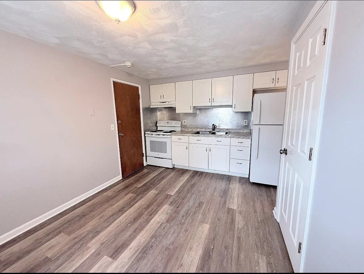 2 bed, $1,595 — Photo 1