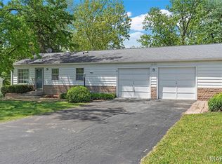 12131 McKelvey Rd, Maryland Heights, MO 63043