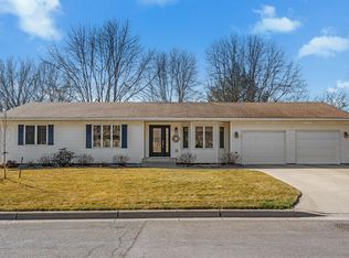 1560 Sunset Dr SW, Owatonna, MN 55060