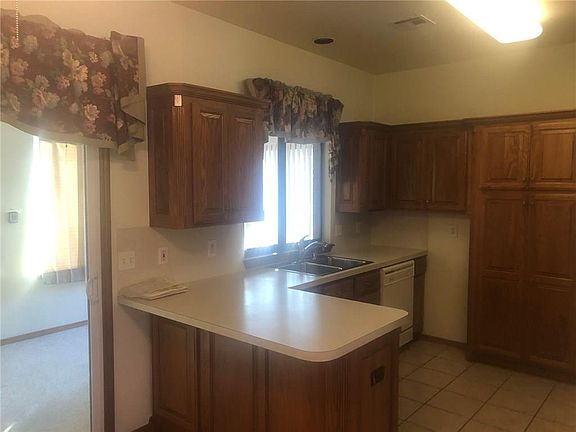 5th image of 1140 SW 127th Pl