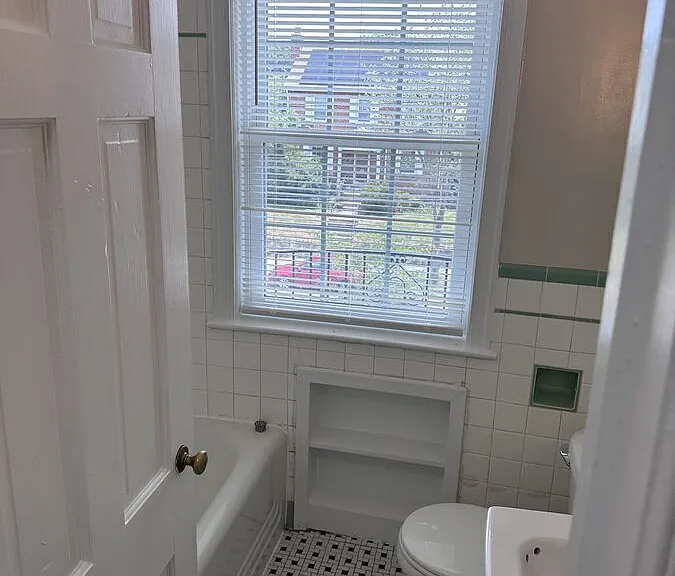 2031 34th St SE — Photo 18