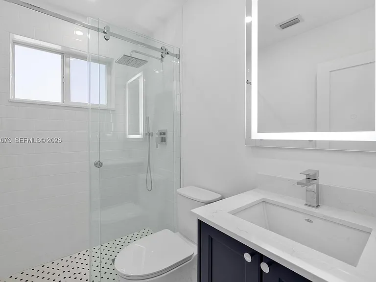 180 Carlisle Dr — Photo 17